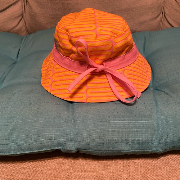 Drunk Elephant Reversible Bucket Hat. 2 Hats In One! ✌️ - Picture 4 of 9